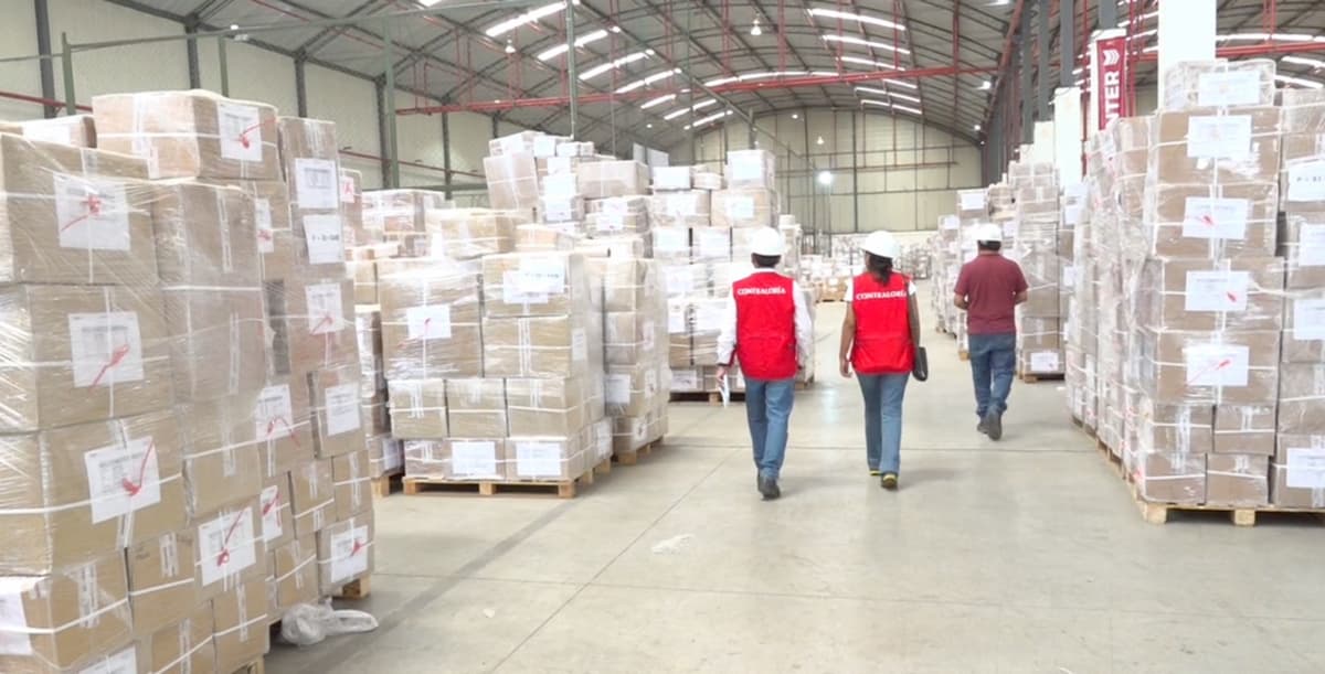 Retraso en cuadernos escolares pone en riesgo entrega a más de 581 mil alumnos pobres