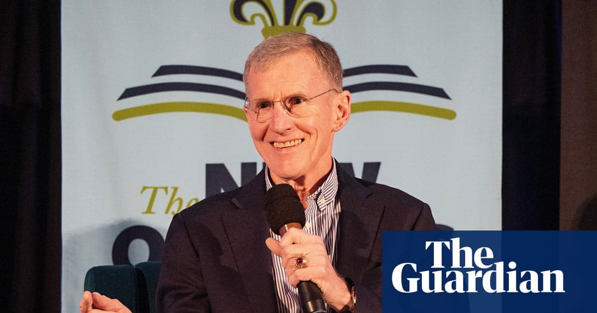 General compara política de Trump con controvertida canción