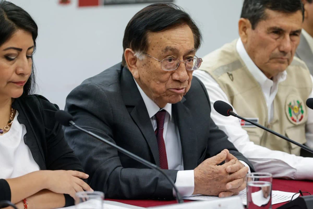 Balcázar pide que el Congreso evalúe al gabinete por sus primeras medidas