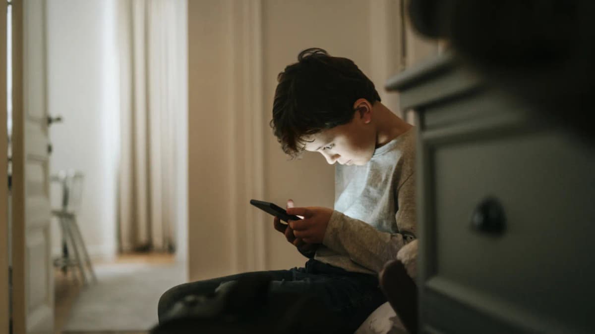 Demasiadas redes sociales disparan depresión en niños y adolescentes