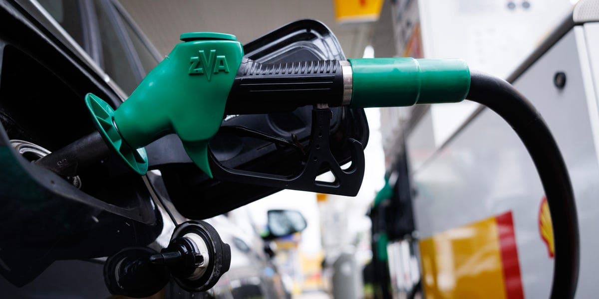 Países urgen teletrabajo y ahorro energético por alza del petróleo
