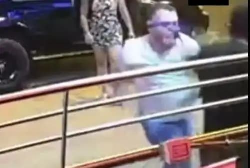 Detienen a médico tras abandonar cachorros recién nacidos y agredir a veterinario en Surco