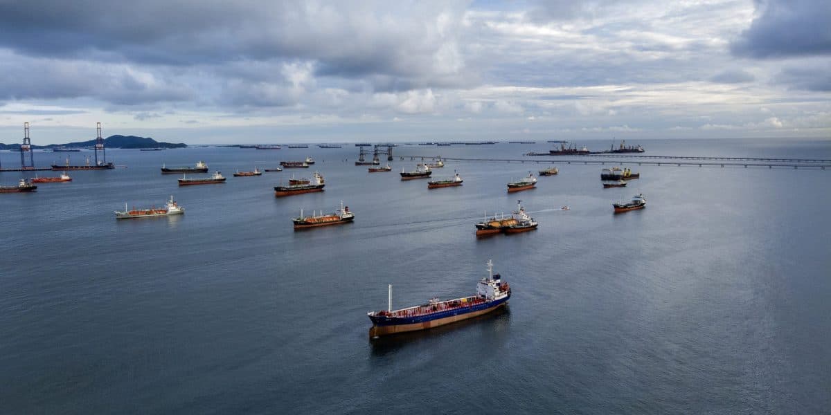 El bloqueo del Estrecho de Ormuz amenaza la mitad de alimentos