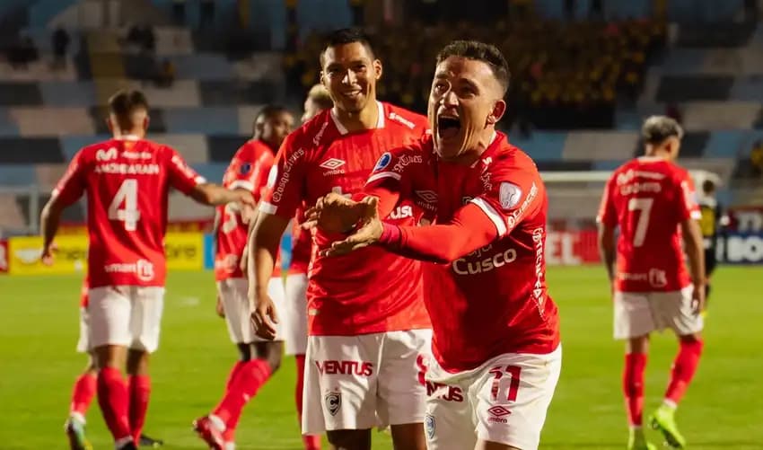 Cienciano hace respetar Cusco ante Atlético Mineiro