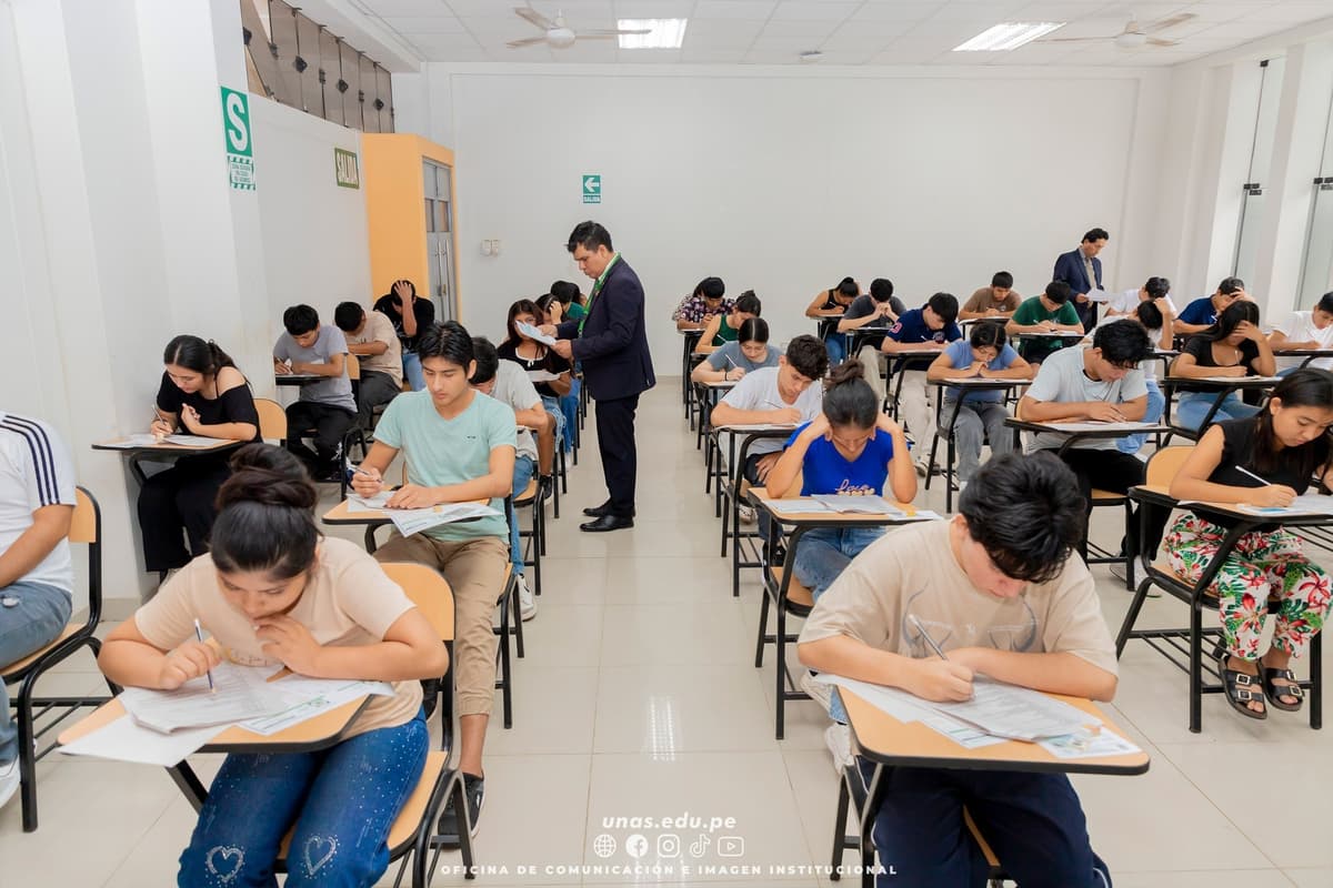 Postulantes compitieron por 475 vacantes en examen de admisión de UNAS 