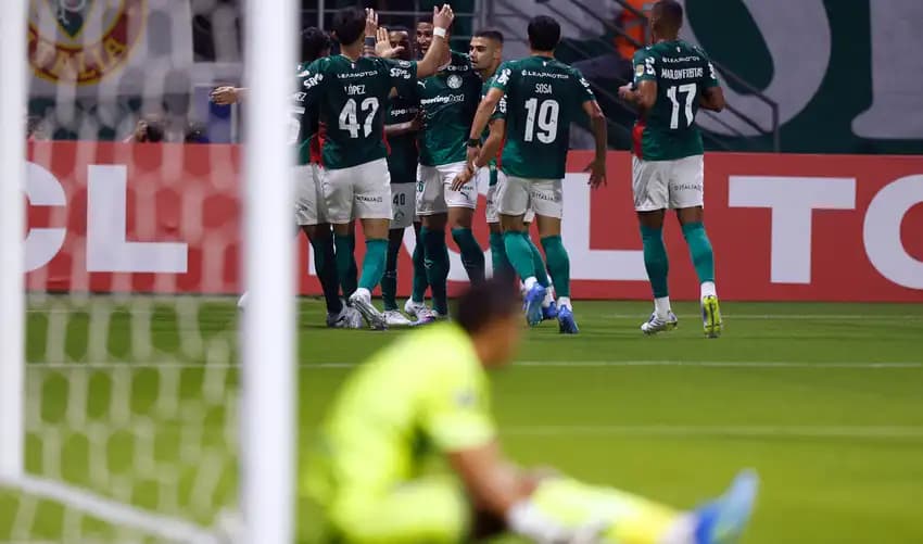 Sporting Cristal compite, pero cae en el final ante Palmeiras
