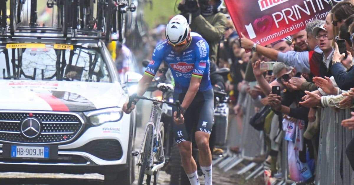 Van der Poel asume su culpa tras la París-Roubaix