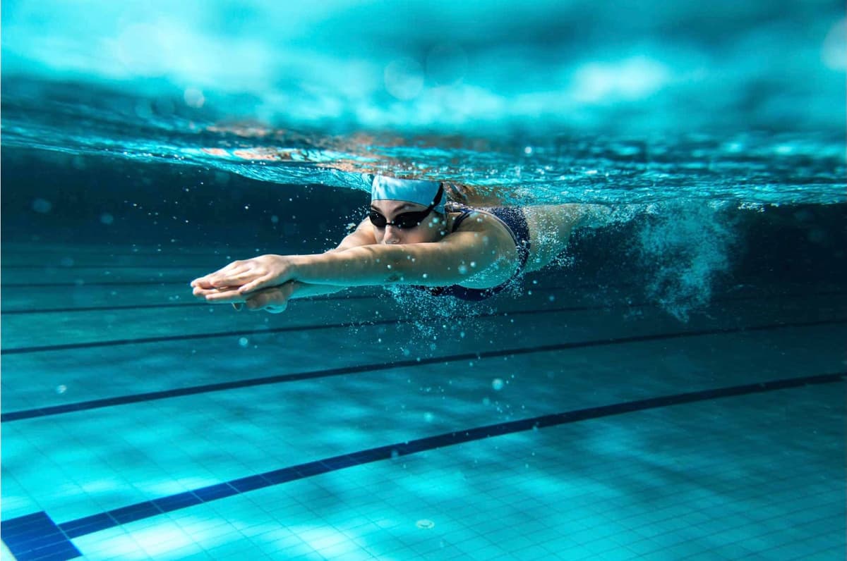 Por qué las series preliminares en natación son pura gestión de energía y no solo velocidad