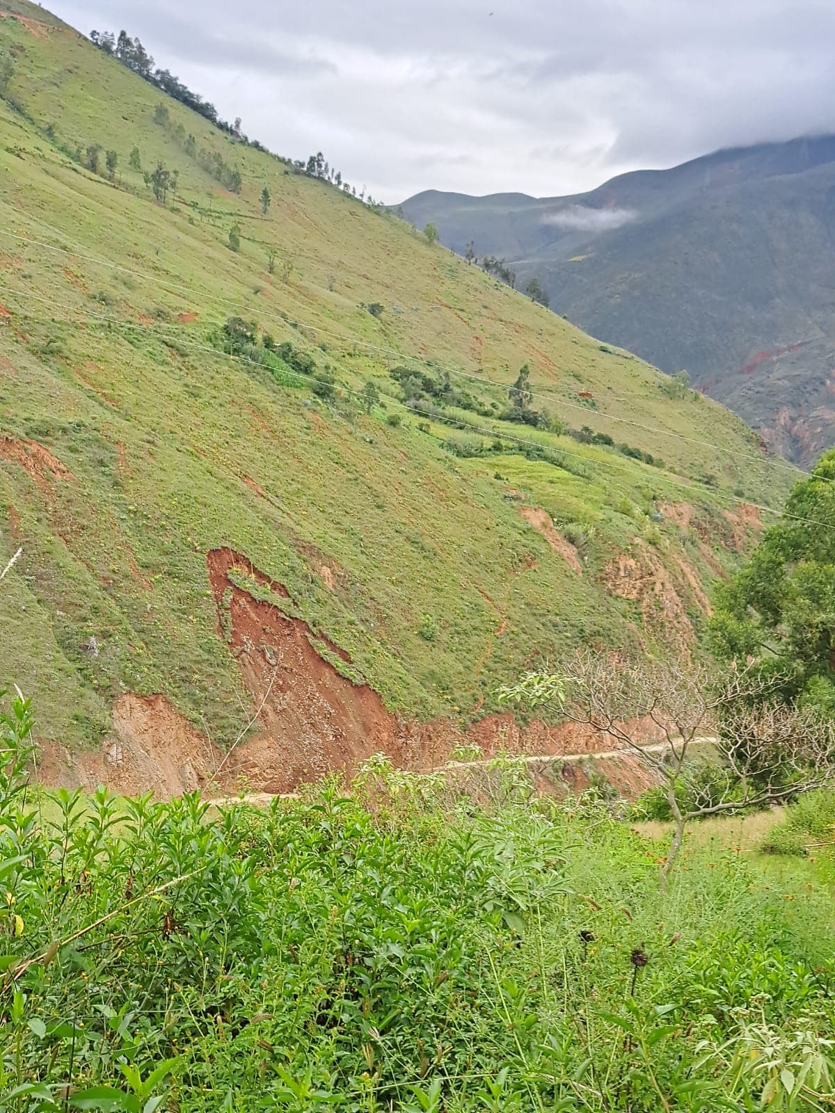 Deslizamiento dejó inhabilitada la vía de acceso a Pomacucho, en Santa María del Valle