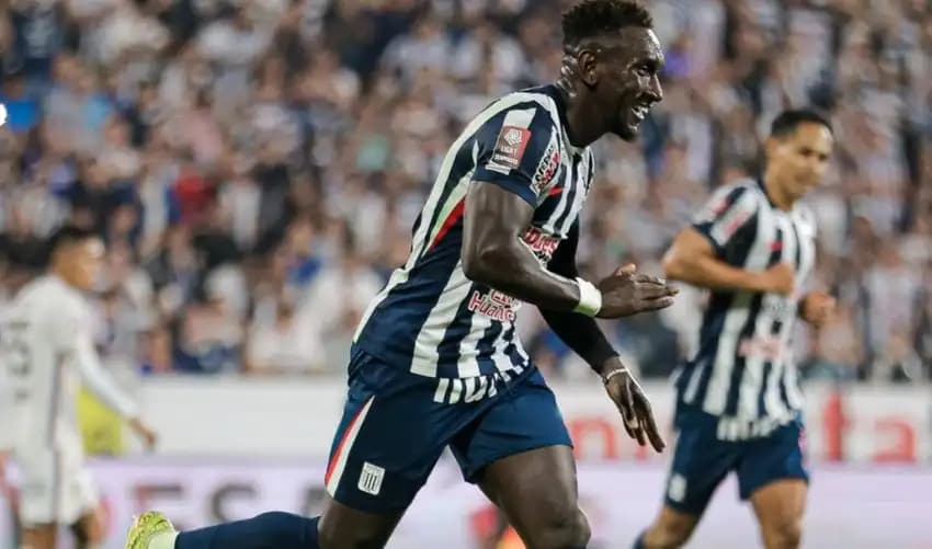Alianza sigue firme en la punta