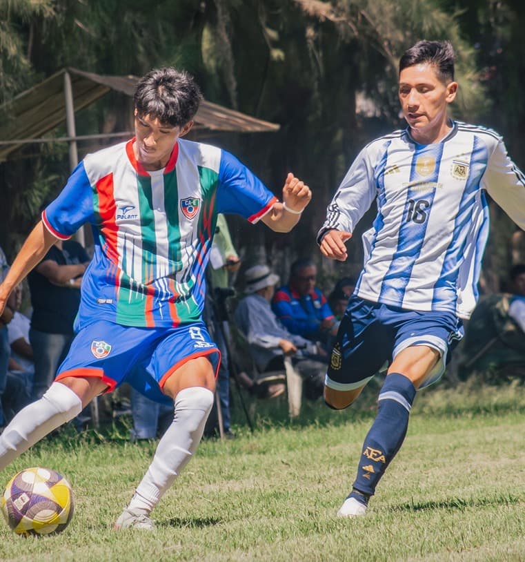 EVZA Y GRAU AVANZAN SIN FRENO