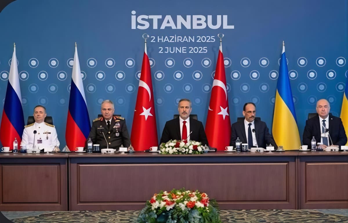 Ucrania y Rusia reanudan contactos diplomáticos bajo presión internacional