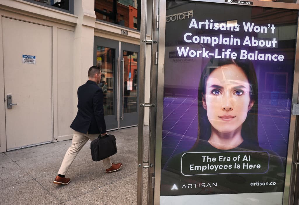El artista KC Green llega a un acuerdo con el startup Artisan de inteligencia artificial
