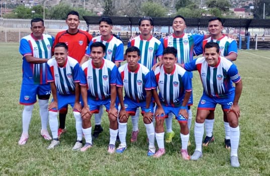 Evza gana con lo justo