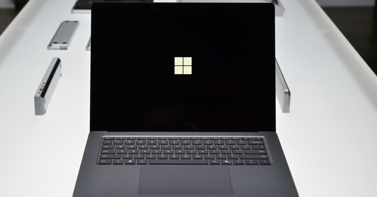 Microsoft presenta Surface Laptop Ultra y Surface Dev Box
