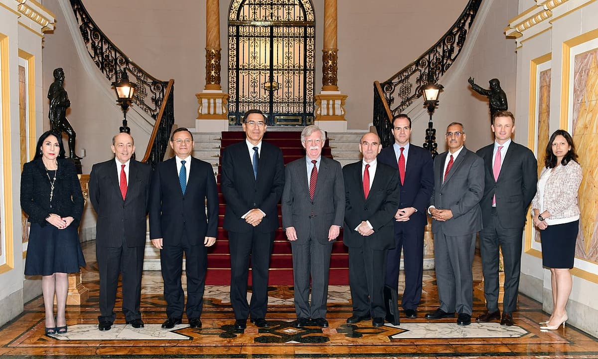 Presidente Balcázar firma decreto que regula gratificaciones y CTS para personal CAS