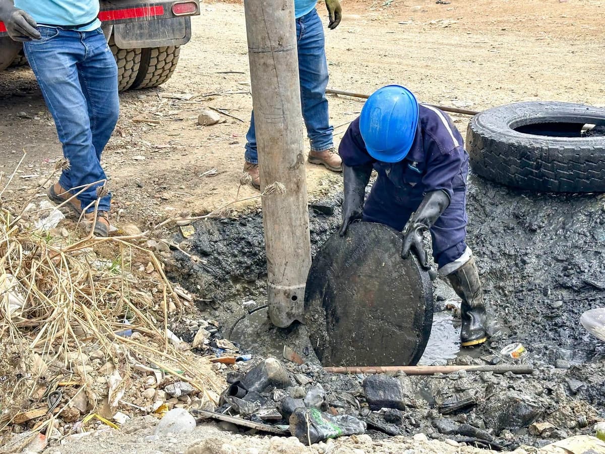 Pillco Marca cambia 100 metros de desagüe tras más de un año de colapsos en Yanag