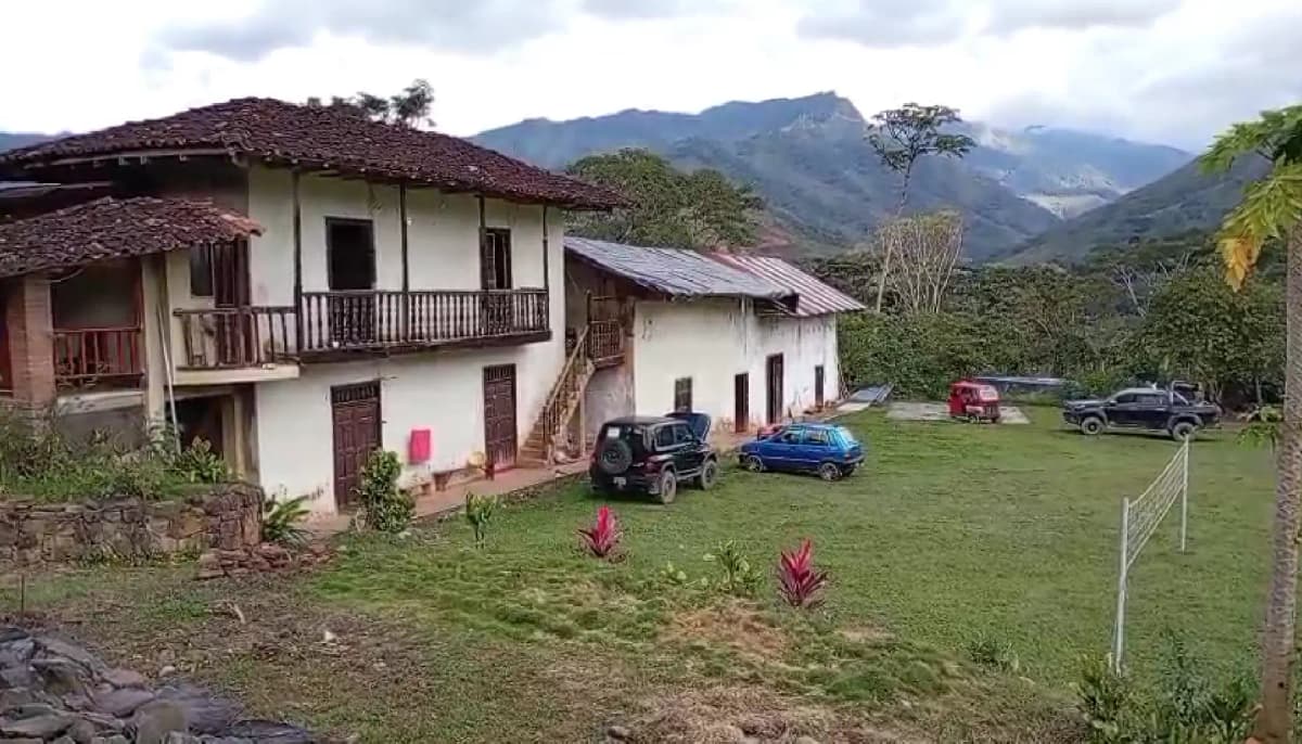 Hacienda Radium reconstruye la producción legal de cocaína medicinal en Monzón
