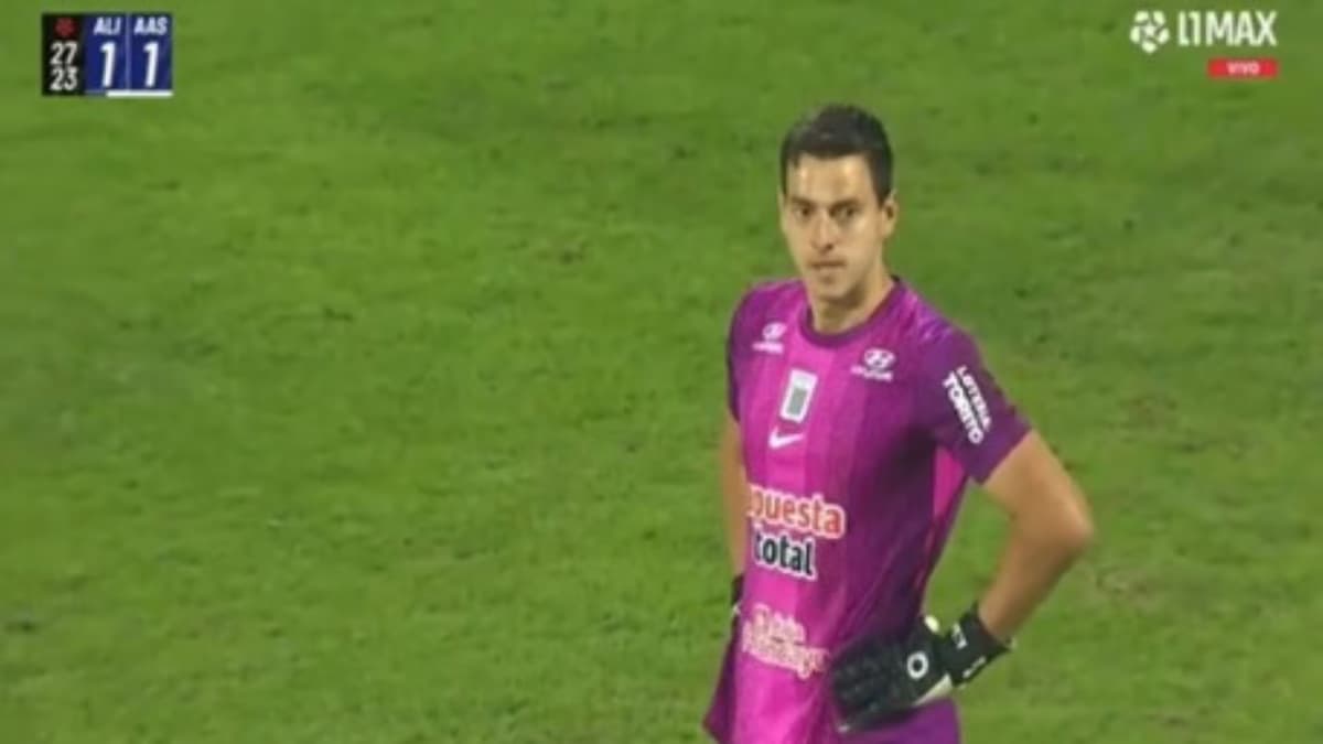 Error de Alejandro Duarte en Alianza Lima vs Alianza Atlético permite el empate de José María Ingratti