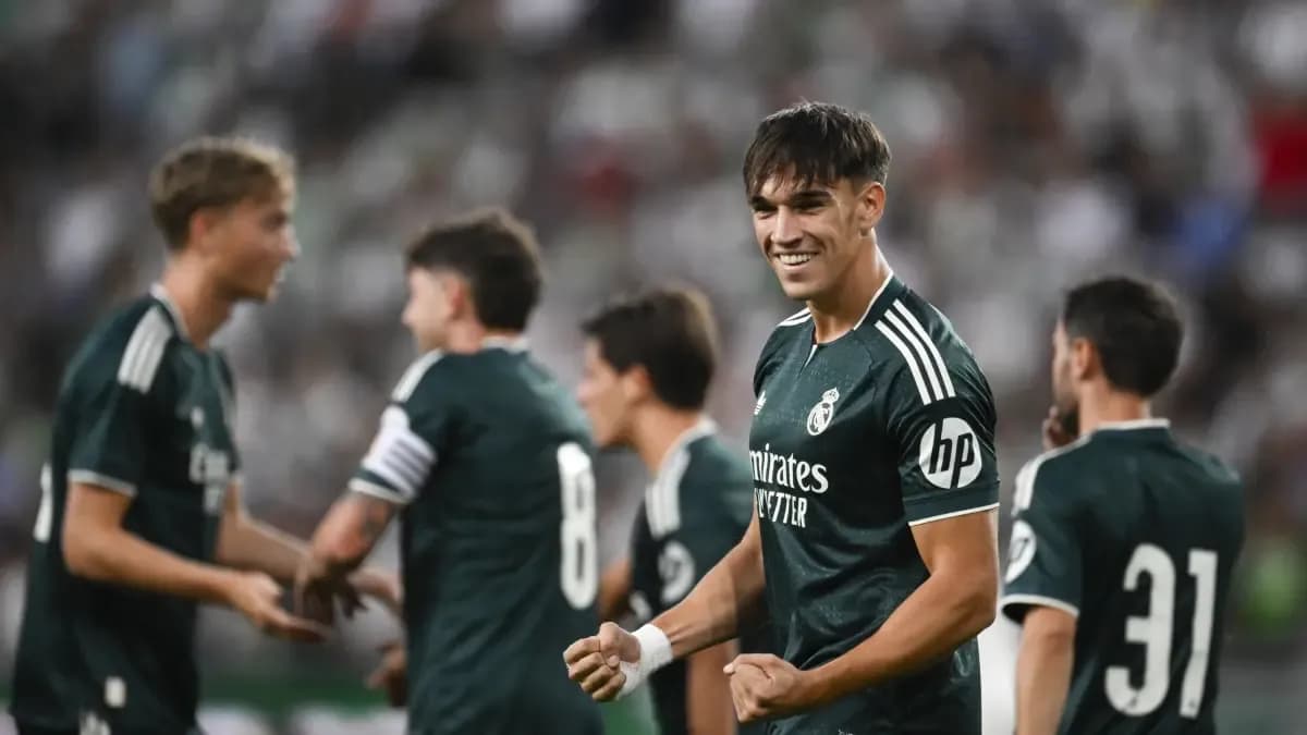 Espí marca y el Real Madrid amplía su ventaja ante el Schalke