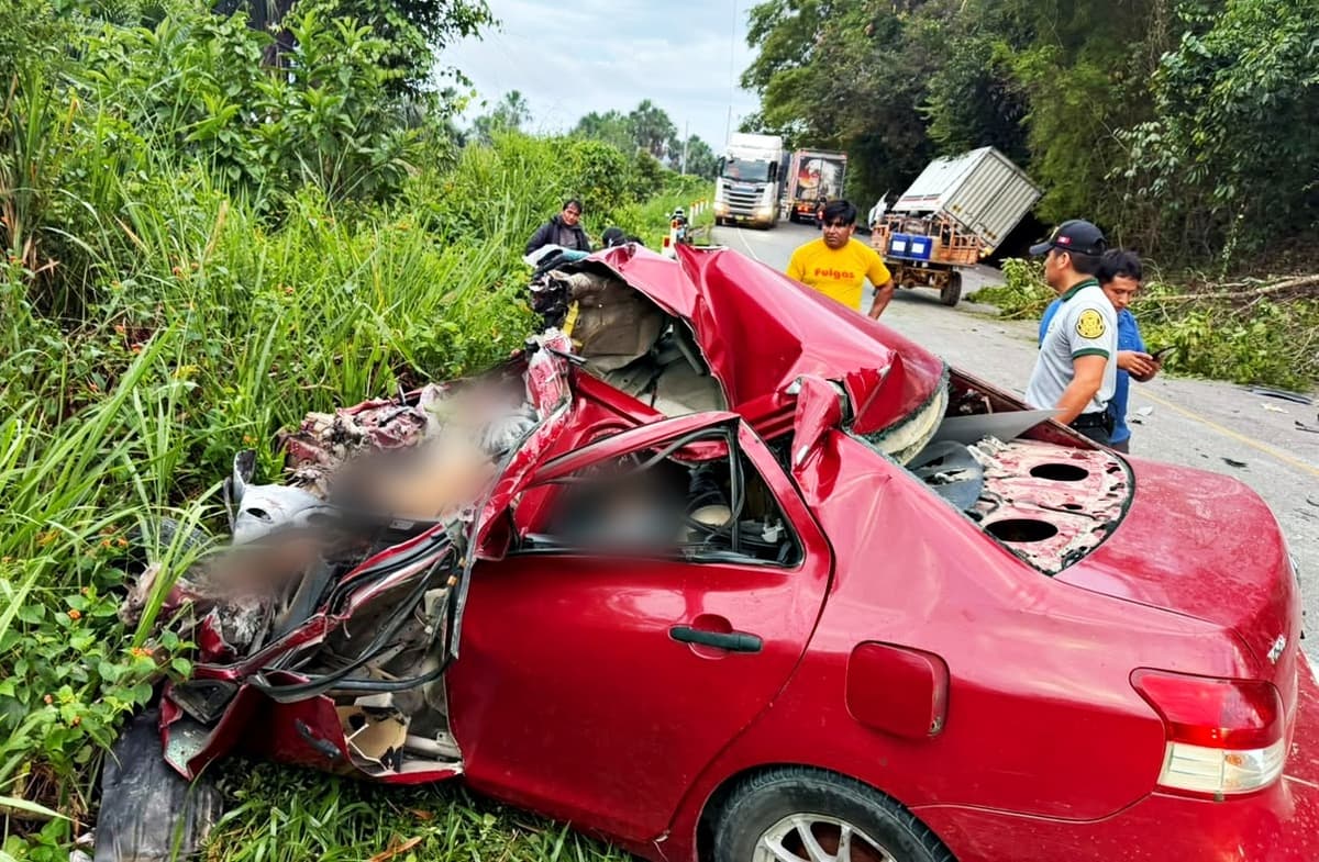 Cuatro muertos, dos sobrevivientes y un conductor detenido tras choque en ruta Aucayacu–Tocache