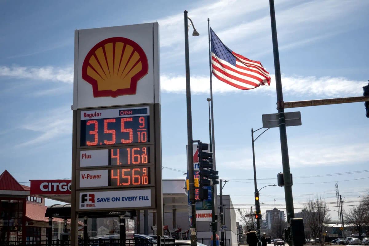 Petróleo supera los 100 dólares por escalada en Oriente Medio