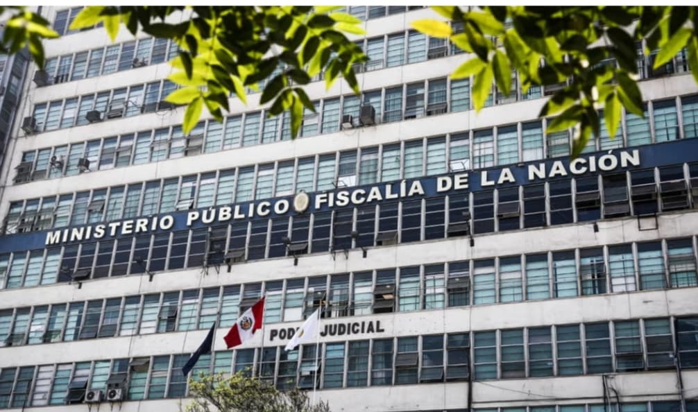 Fiscalía investiga presunta agresión sexual contra adolescente dentro de bus escolar
