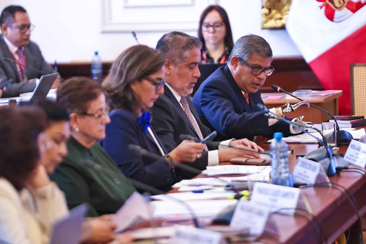 Premier Galarreta: Gobierno pondrá orden "con o sin facultades" del Congreso