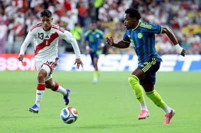 Perú cierra su gira con derrota