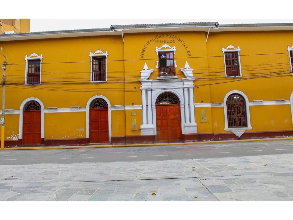 Regidores y consejeros no hacen obras: fiscalizan, legislan y representan, recuerda Jhon Romero