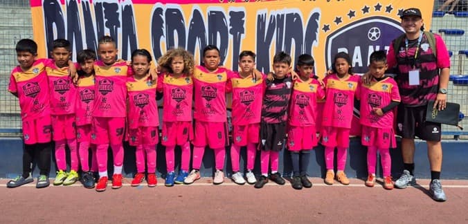 Nicmas brilla en Lima y proyecta viaje a Colombia