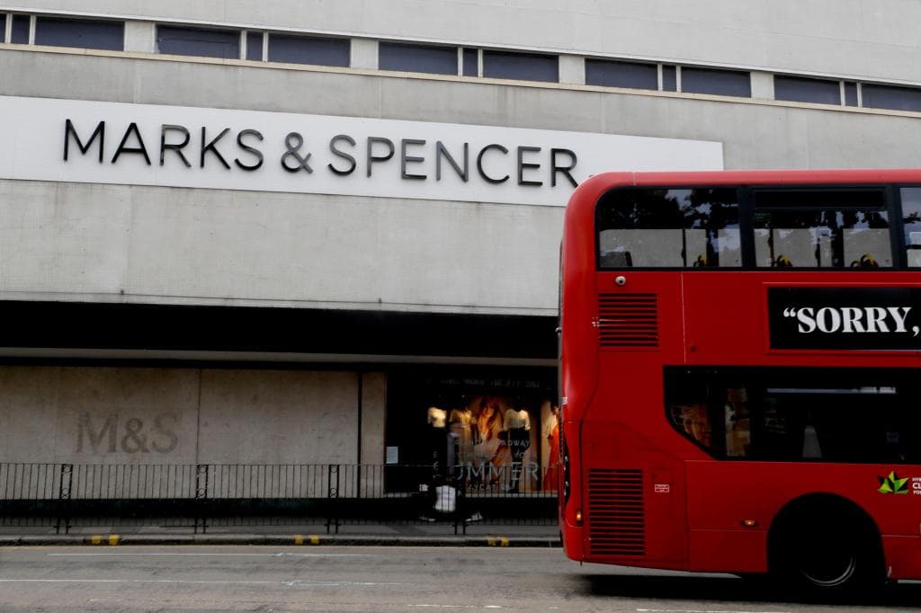 M&S, minorista británico, calcula pérdidas de 400 millones de dólares por ciberataque