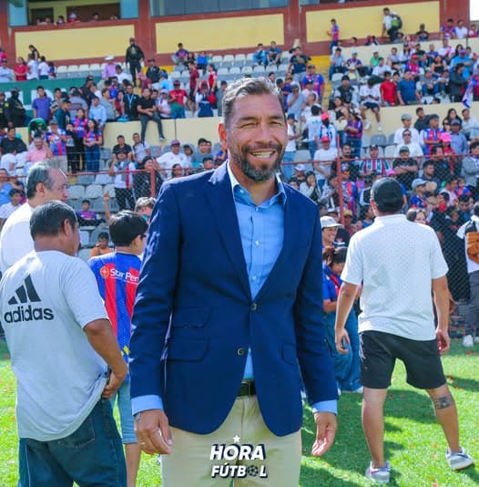 Hinchas exigen la renuncia de Paul Cominges tras nueva derrota