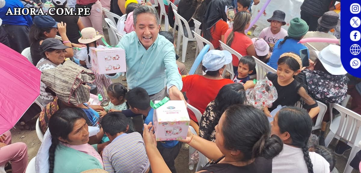 ONG Elite lleva regalos y almuerzo a las madres de Las Moras en su día