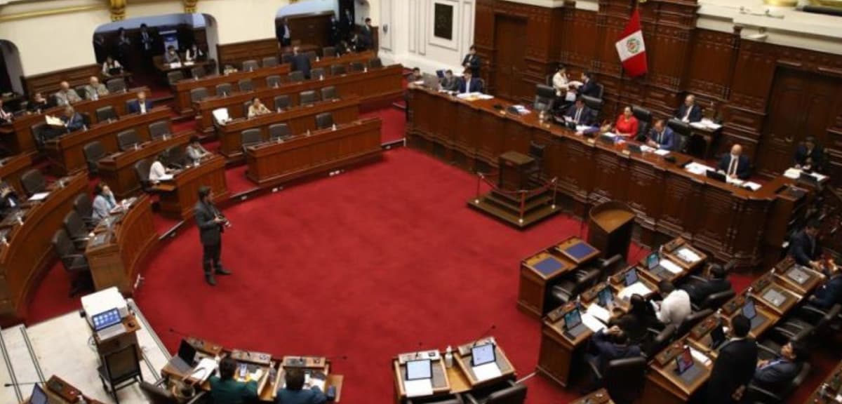 Introducirán los cursos de educación cívica e historia del terrorismo en colegios