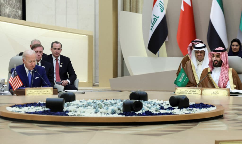 Los tratos de Trump sobre chips con Arabia Saudita y EAU provocan división en el gobierno estadounidense
