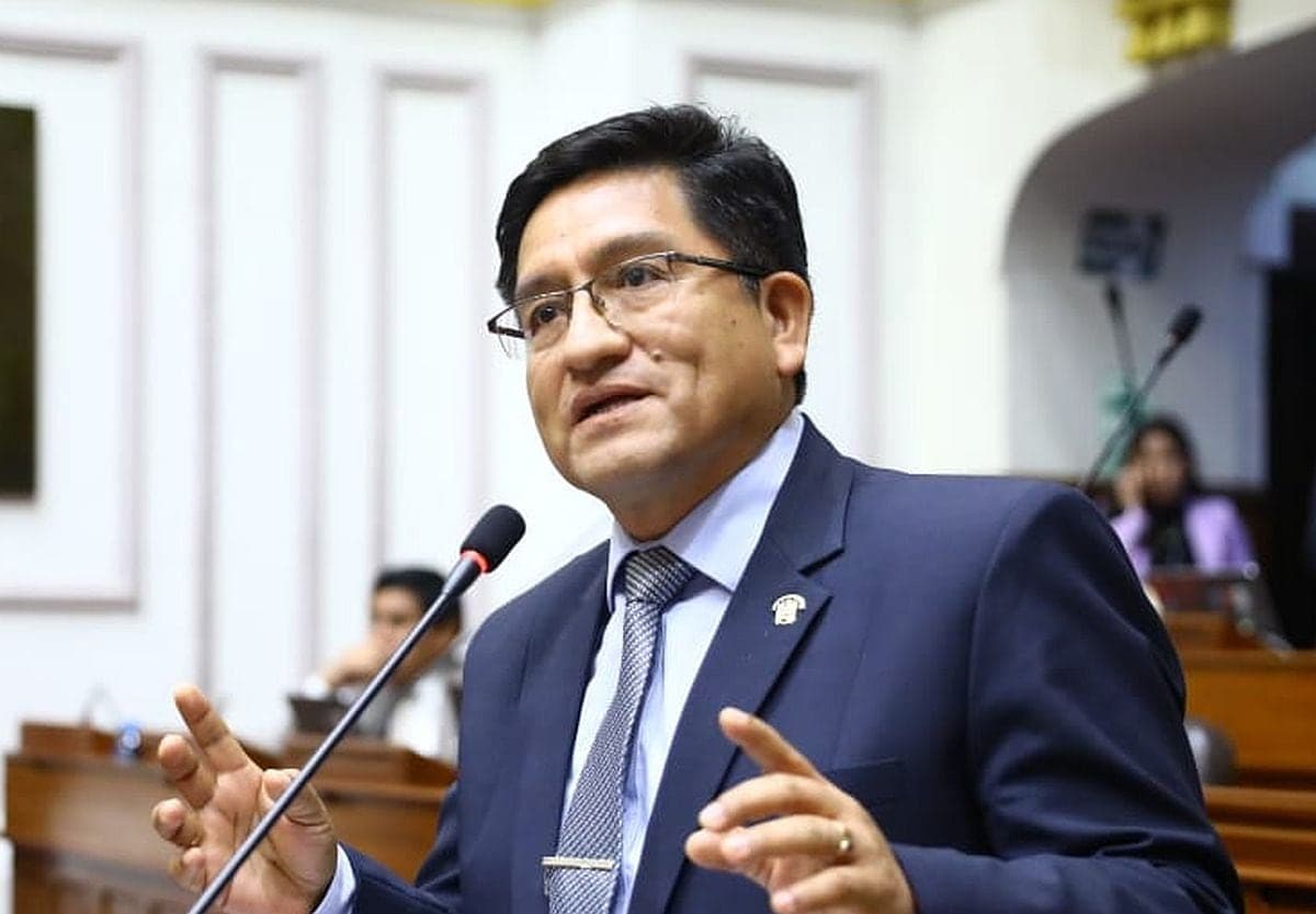 Congresista Elías Varas solicita la remoción de integrantes de la JNJ por restituir a Patricia Benavides