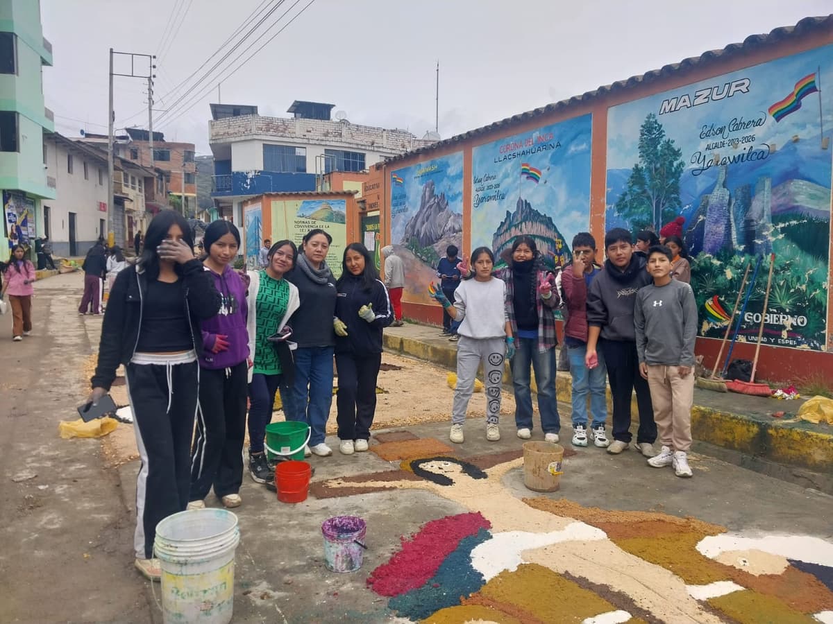 Celebración de Semana Santa congrega a escolares en Chavinillo con escenificación religiosa