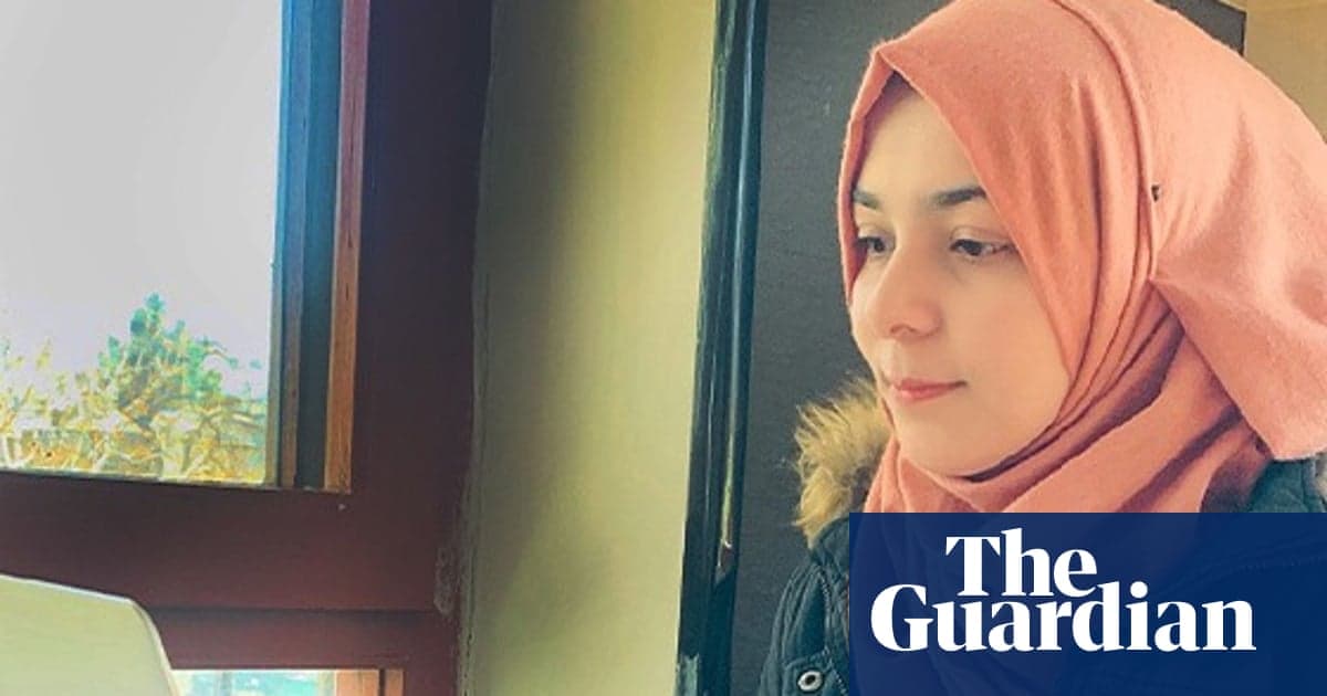 Acusan a Reino Unido de actuar como talibanes: prohíben estudiar a mujeres