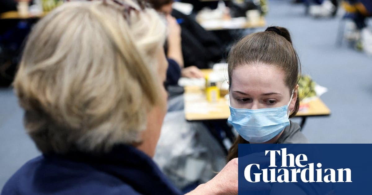 Kent: Amplían vacunación Meningitis B a alumnos de secundaria