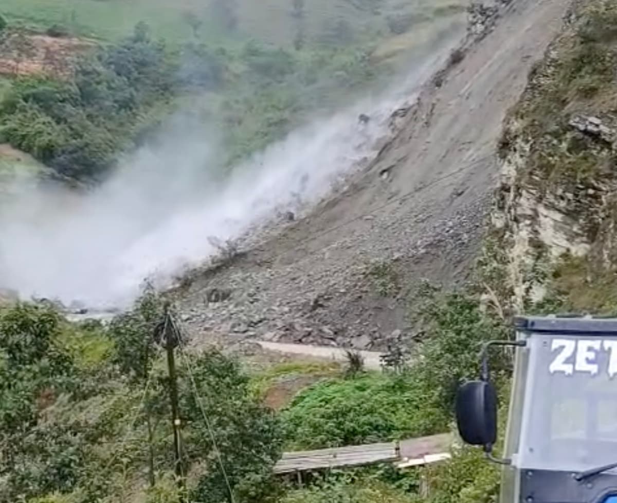 Derrumbe de gran magnitud bloquea vía nacional en Panao y revela vacíos en respuesta de emergencia