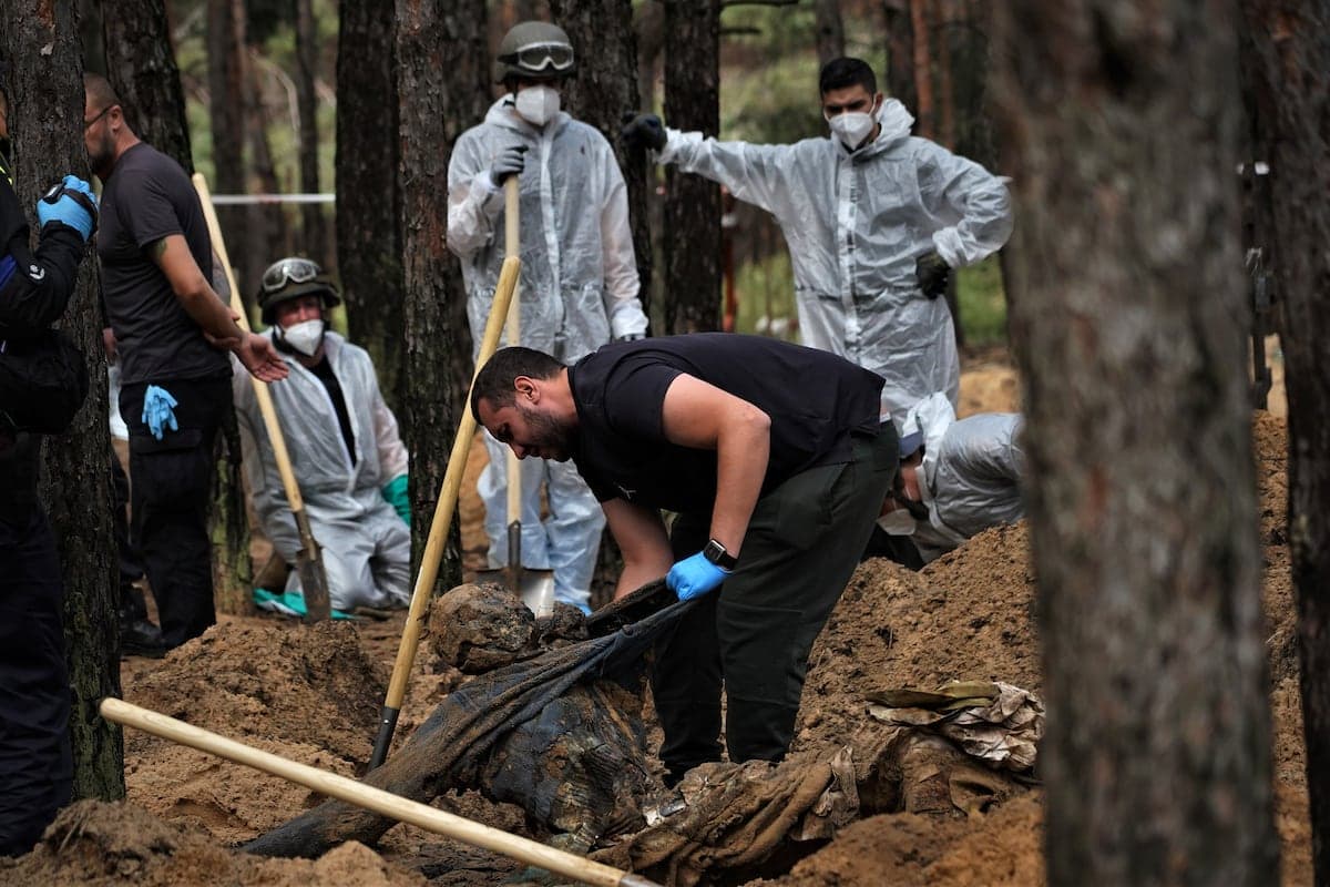 Crímenes de guerra en Ucrania: 8 policías investigan 3.000 casos
