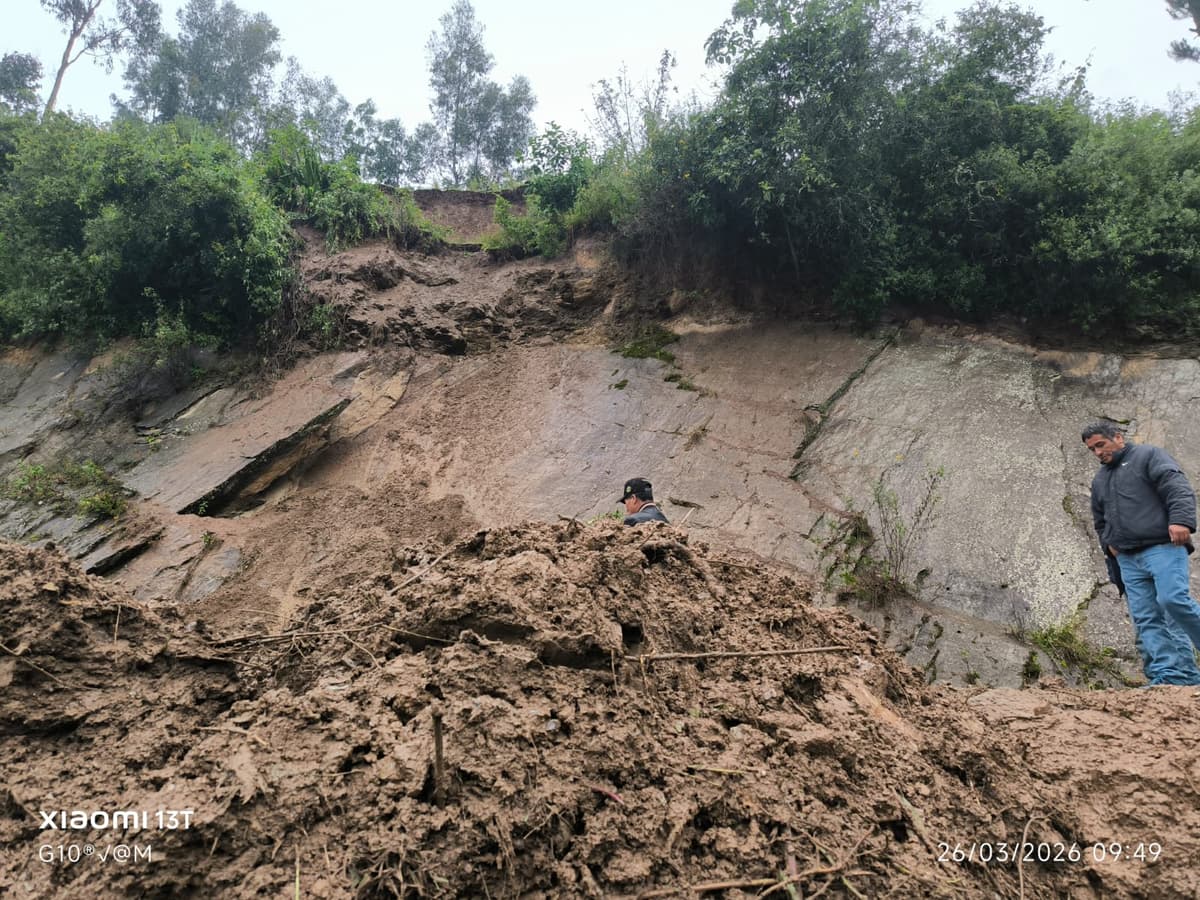 Intervención en colegio de Utao por riesgo estructural tras lluvias intensas