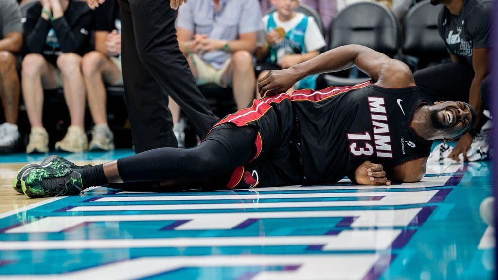 La NBA investiga a Ball por zancadilla a Adebayo