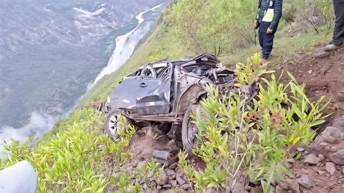 Camioneta cae a un abismo en San Buenaventura y deja cuatro muertos