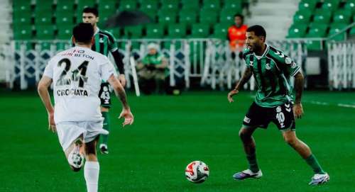 Sergio Peña jugó su primer partido de titular con Sakaryaspor en Turquía