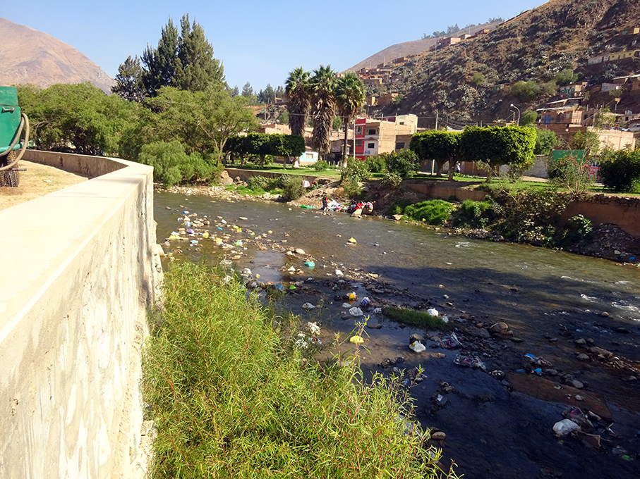 ¡Río Higueras, en completo abandono!