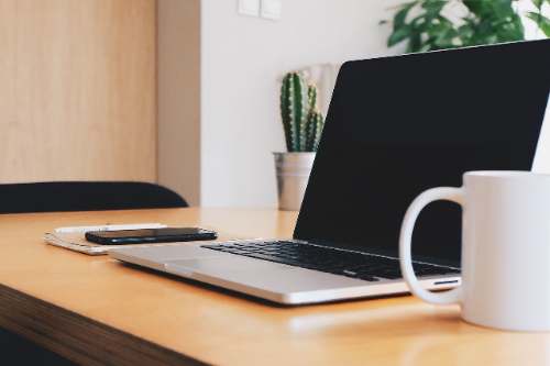 Que laptop comprar para trabajo remoto