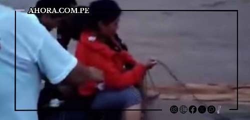 Mujer embarazada arriesga su vida cruzando caudaloso río en balsa para llegar a hospital