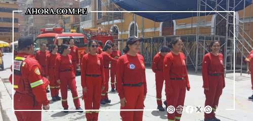 Compañía de Bomberos de Huánuco bautiza a 16 nuevos integrantes